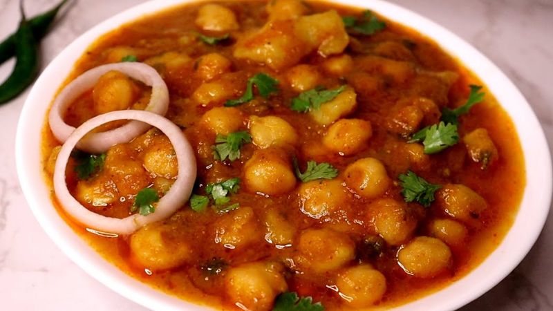 Chola Aloo
