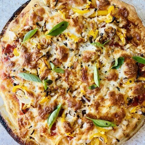 Chicken Onion Capsicum Pizza