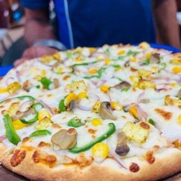 Paradise Special pizza