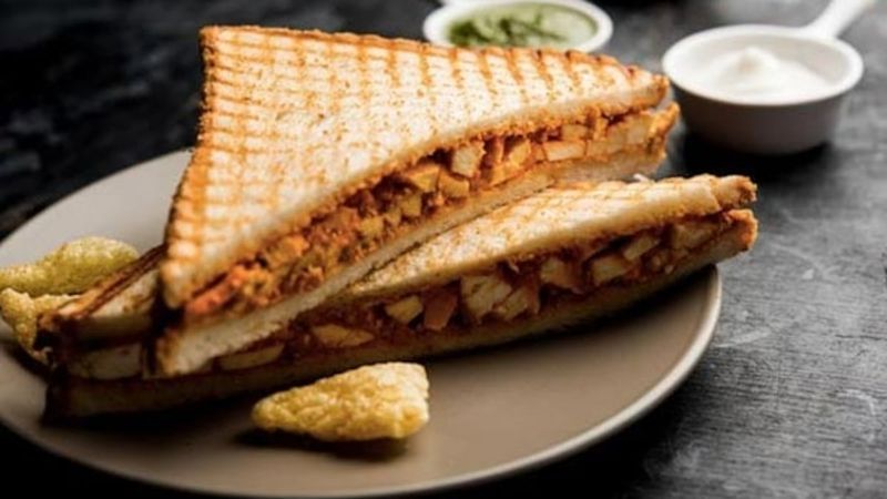 Paneer Makhani Grilled Sandwich